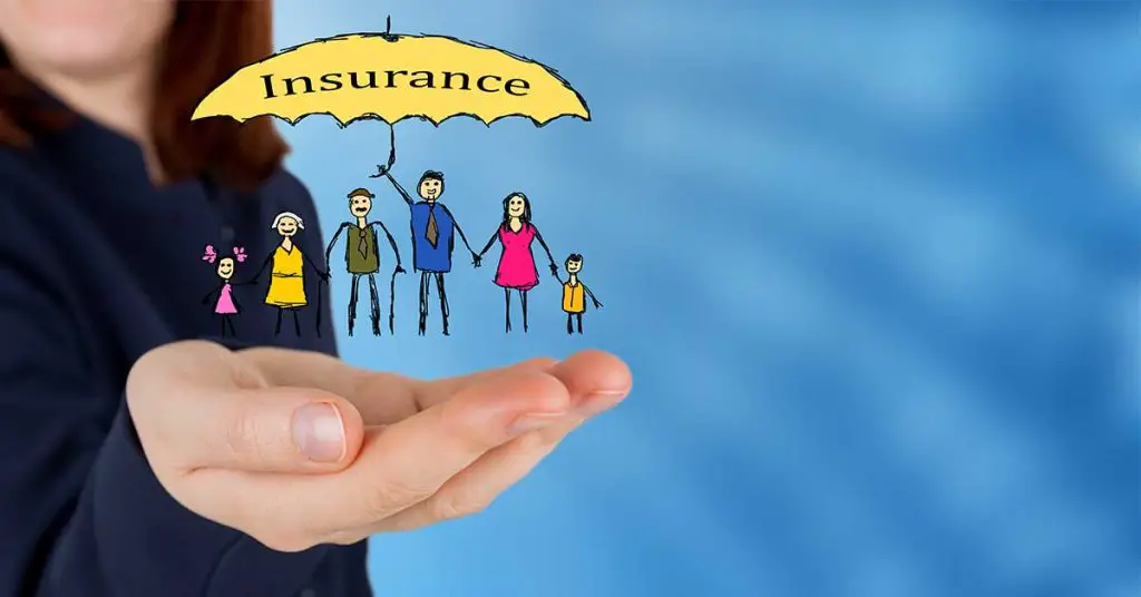 4 crucial factors to consider before choosing insurance policy ...