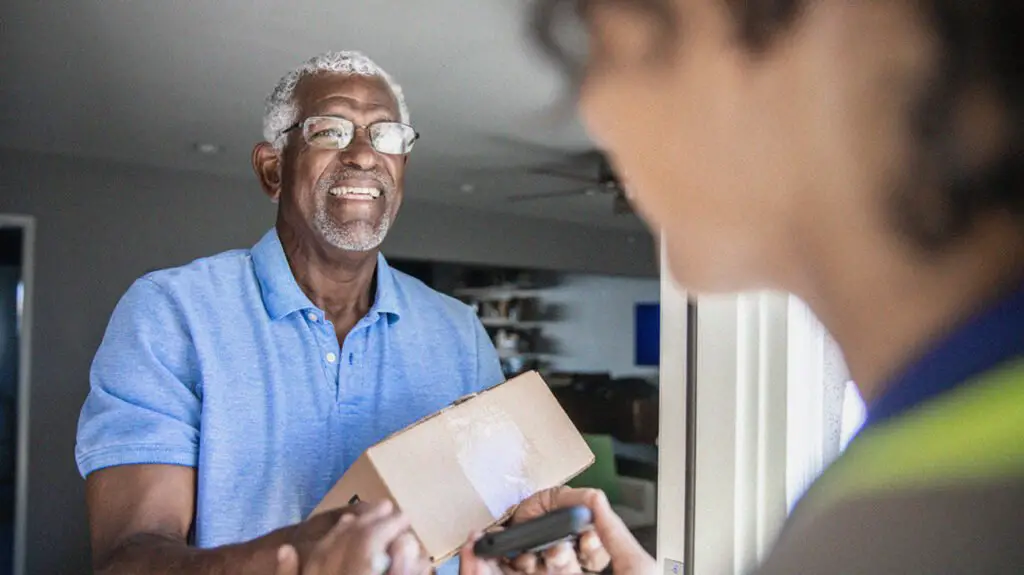 Does Medicare offer pharmacy home delivery?