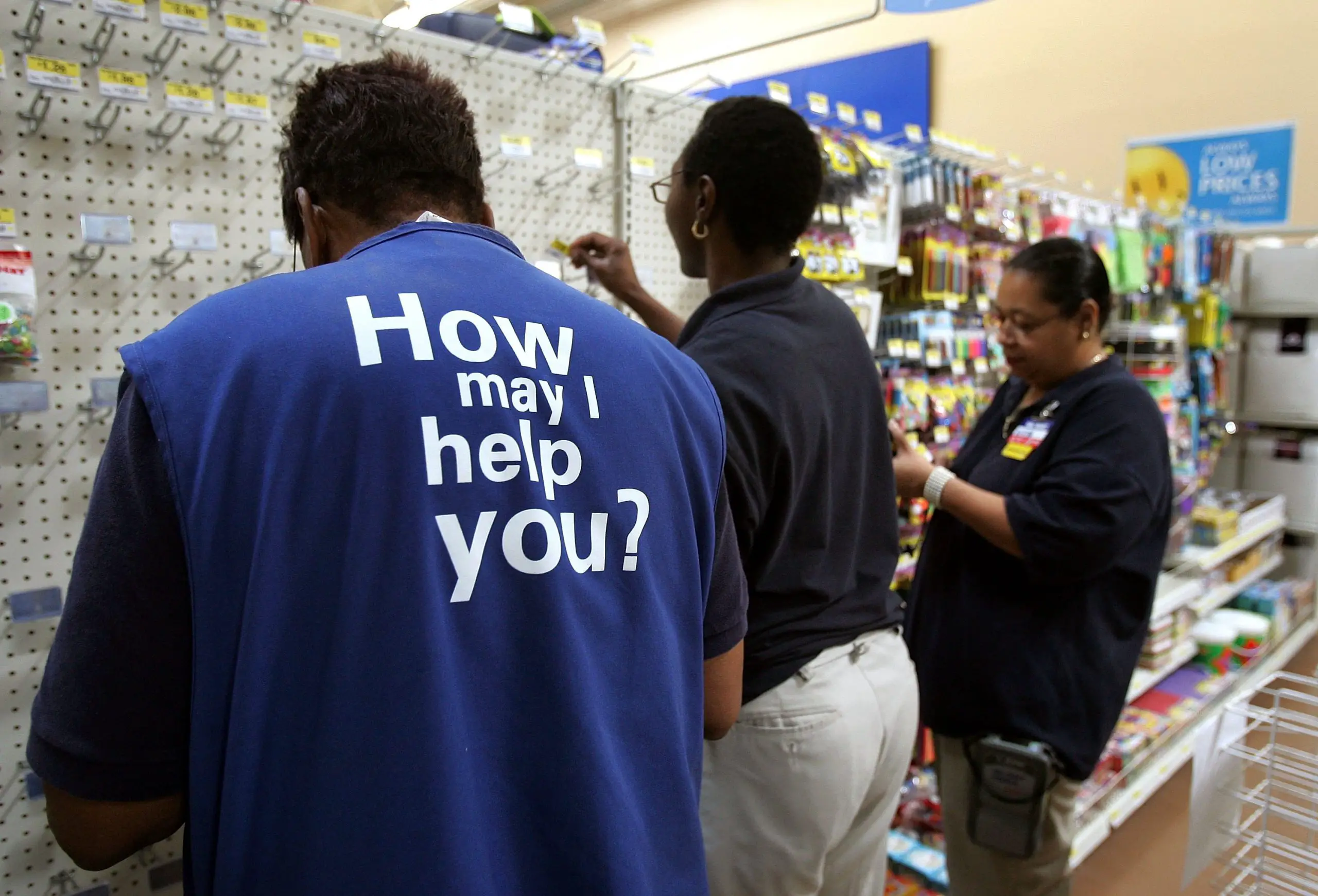 Walmart gives its workers a raise